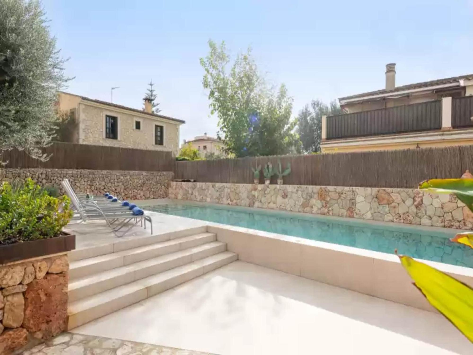 With Private Pool *