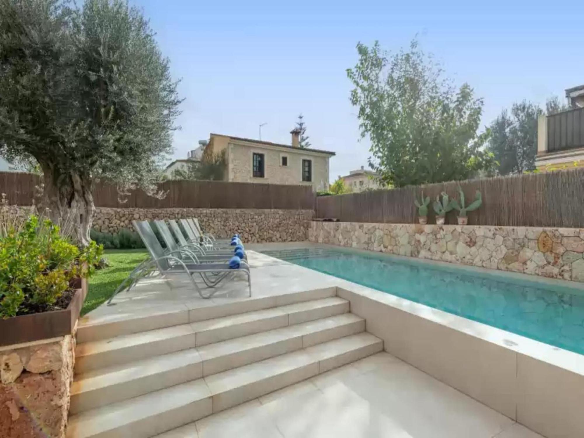 Villa With Private Pool *